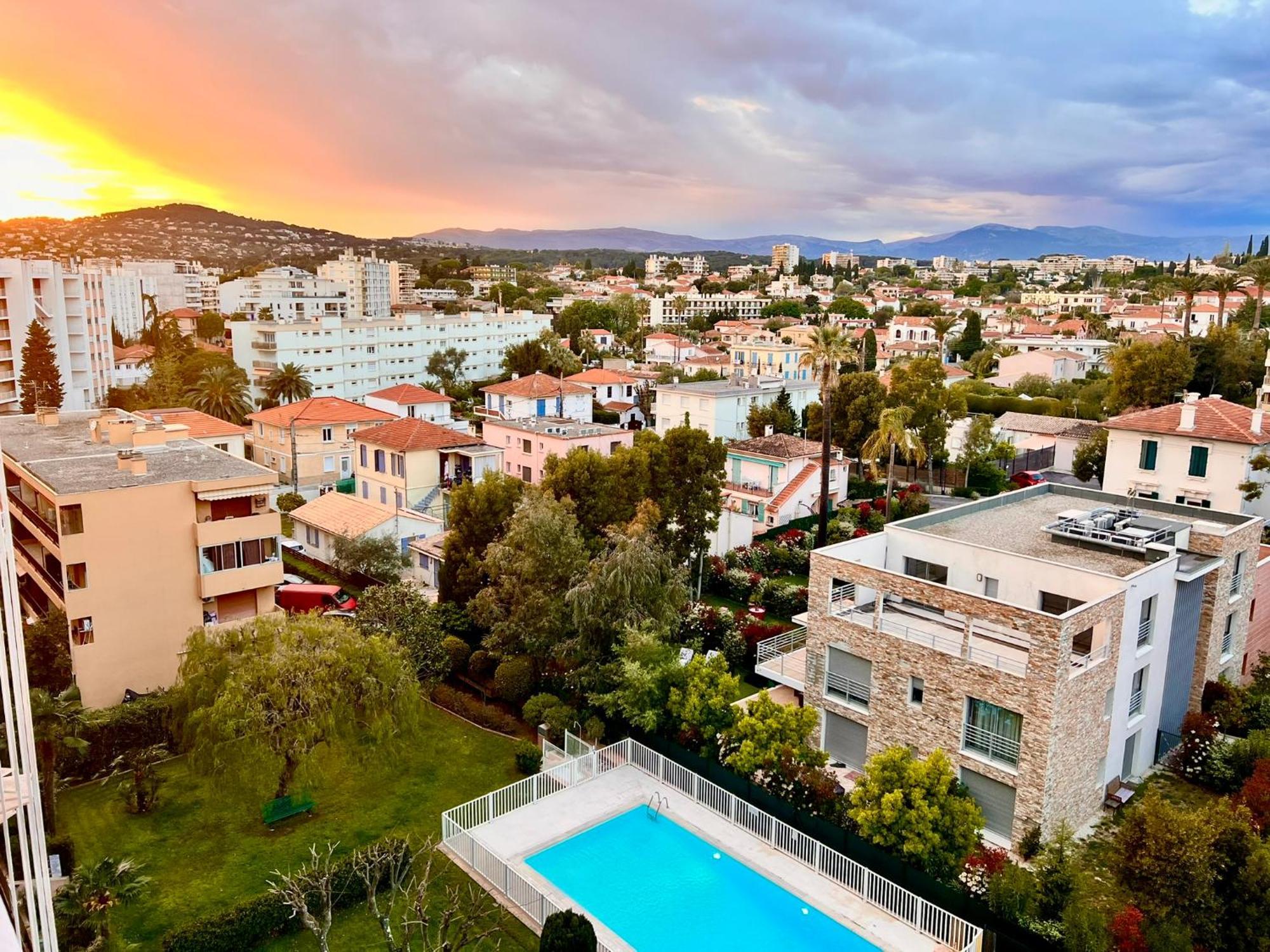 Luxury Penthouse Near The Antibes