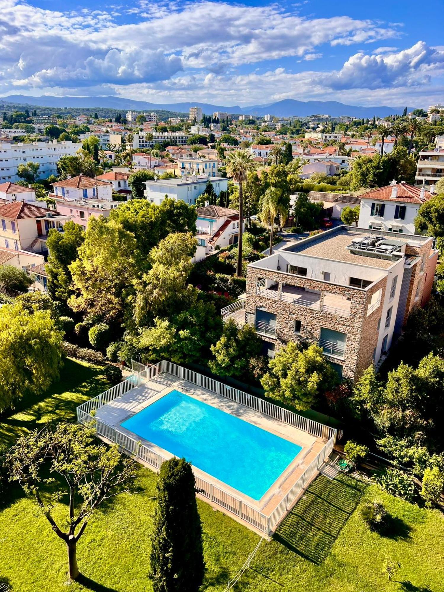 Luxury Penthouse Near The Appartement Antibes